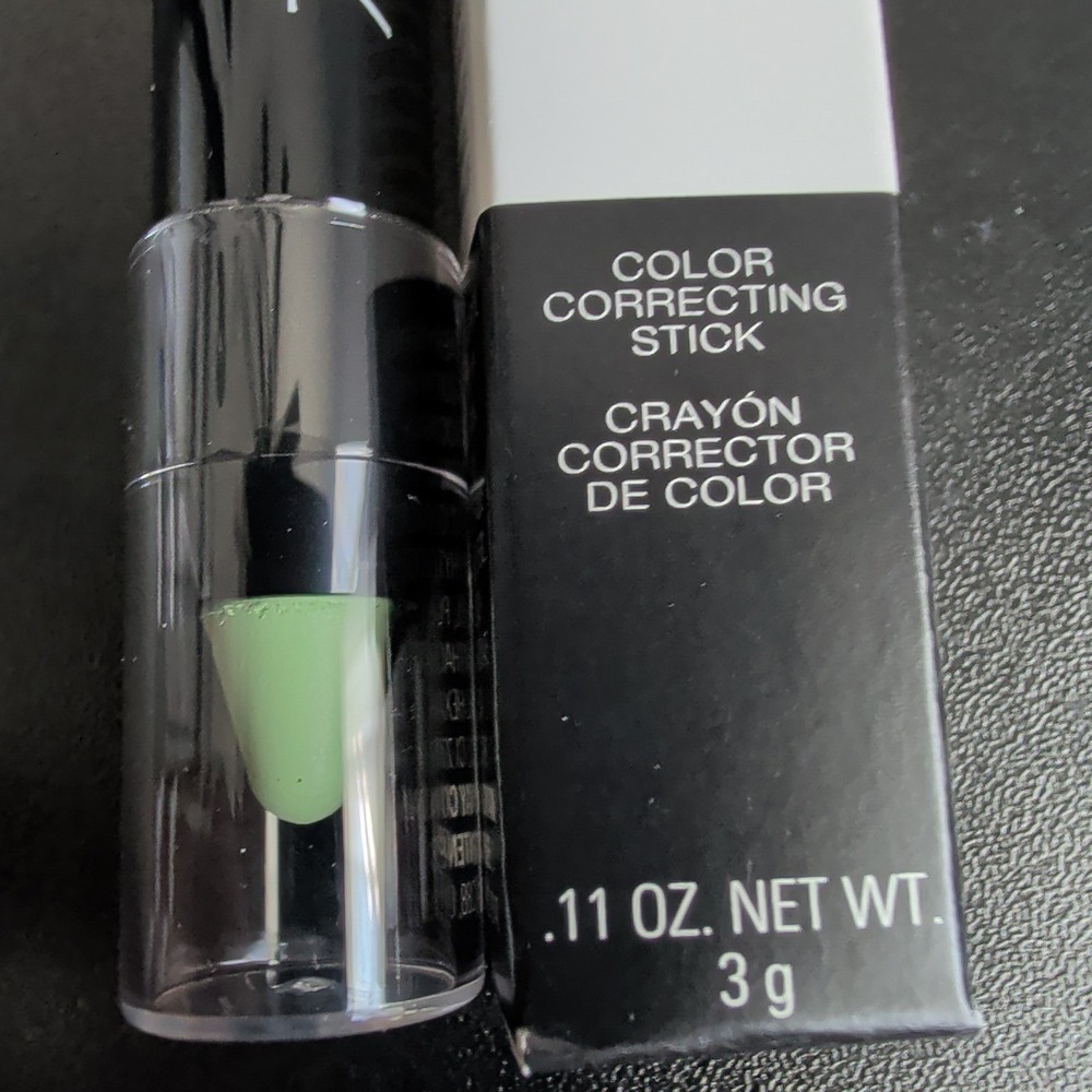 Mary Kay At Play Color Correcting Stick Wipe Out Redness Green 121197 .11oz New - Picture 2 of 4